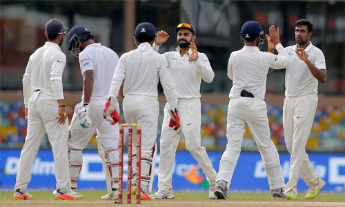 India tighten noose on Sri Lanka in 3rd Test India tighten noose on Sri Lanka in 3rd Test
