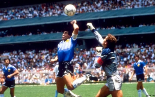 Maradona’s ‘Hand of God’ ball heads to US auction Maradona’s ‘Hand of God’ ball heads to US auction