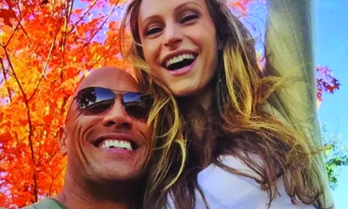 Dwayne Johnson’s girlfriend gives birth