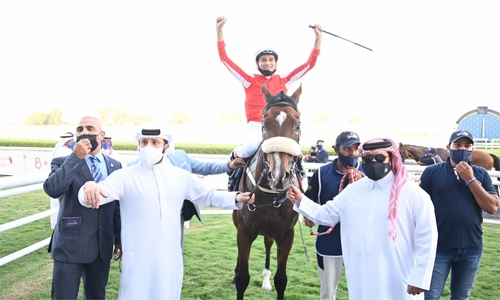 Simsir powers to stunning win in Bahrain International Trophy