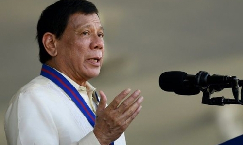 Duterte likens rights chief to paedophile