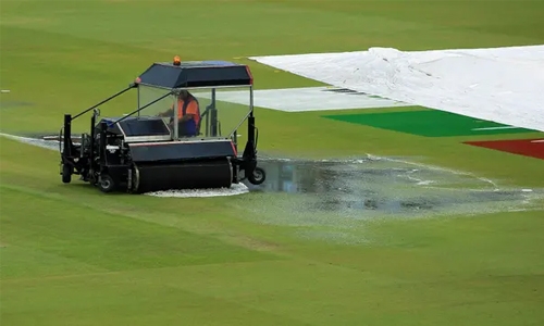 Rain forces India-New Zealand World Cup semi-final into reserve day