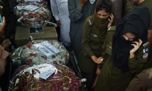 Bomb kills five in Pakistan