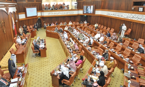 Minister’s absence annoys MPs in Parliament meeting Minister’s absence annoys MPs in Parliament meeting