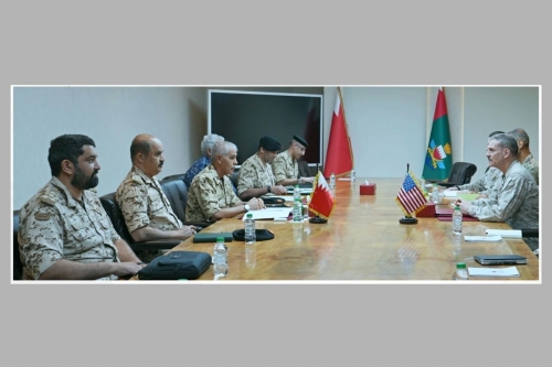 Bahrain Army Chief Meets US Marine Commander