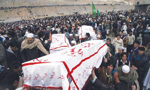 Angry mourners bury Saudi Shias killed in 'IS attack' 