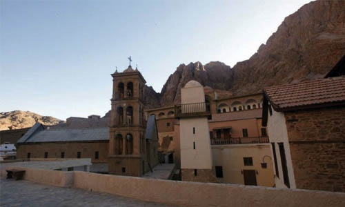 Egypt reopens  ancient  library 