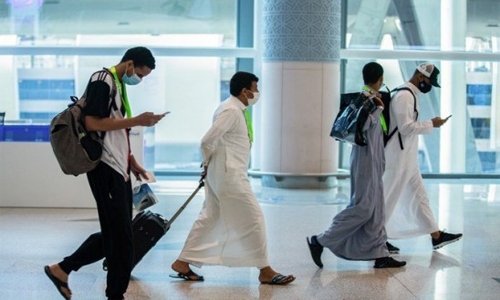 Saudi Arabia suspends international flights, land, sea entry