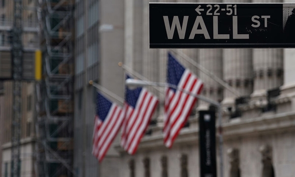 Italy deficit reports lift Wall Street, Euro stocks