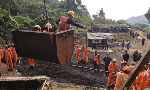 Body of trapped miner found after 36 days Body of trapped miner found after 36 days