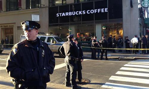 One dead, two wounded in Manhattan shooting