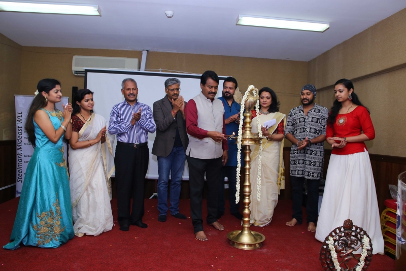 Meluha, an endeavour of Indian artists in Bahrain, lights the ceremonial lamp Meluha, an endeavour of Indian artists in Bahrain, lights the ceremonial lamp