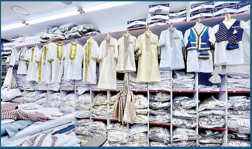 Last Call for Girgaoon Tailoring as Manama Souq Fills with Families Last Call for Girgaoon Tailoring as Manama Souq Fills with Families