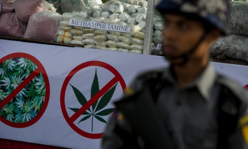 China offers guns worth $14 mn for drug war