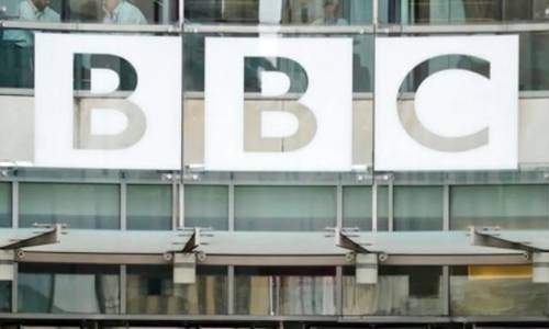 Putin signs law introducing jail for 'fake news' on army; CNN, BBC suspended operations 