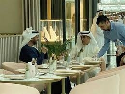 Sheikh Mohamed spotted at Dubai Mall cafe