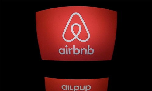 Airbnb enters restaurant reservation business