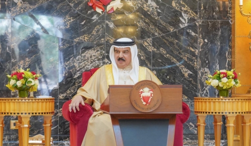 New ministers of Bahrain Cabinet take oath before HM King Hamad