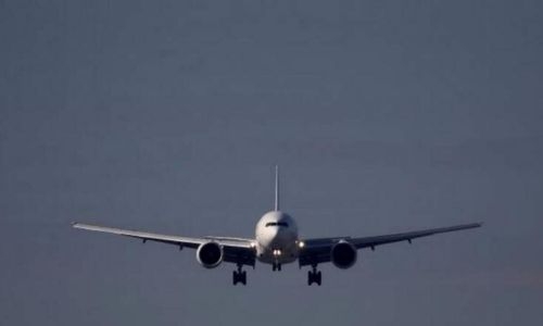 Philippine plane crash kills 2; second flight carrying 6 still missing