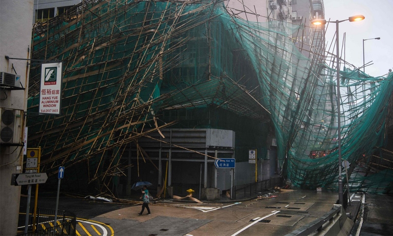 Mangkhut leaves trail of destruction in Hong Kong Mangkhut leaves trail of destruction in Hong Kong