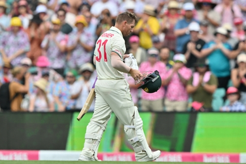 Warner goes for 34 in farewell Test as Pakistan tie down Australia