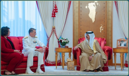 HM King Hamad Receives U.S. Fifth Fleet Commander in Manama HM King Hamad Receives U.S. Fifth Fleet Commander in Manama