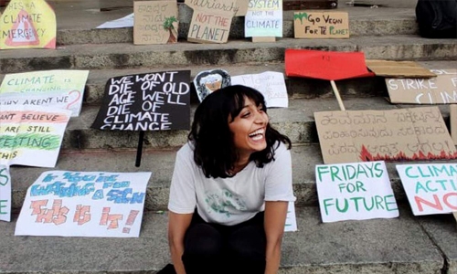 Students in Delhi protest against environmentalist's detention