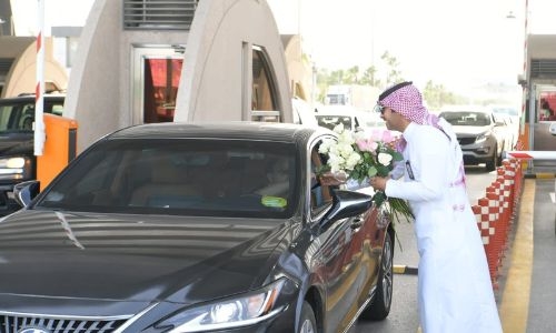 25 cars entered Bahrain from Saudi Arabia per minute during Eid holidays 25 cars entered Bahrain from Saudi Arabia per minute during Eid holidays