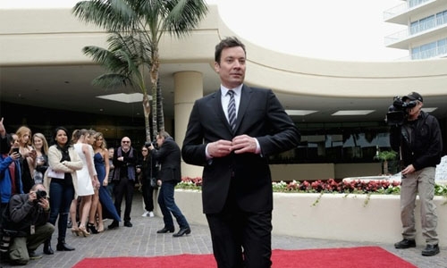 Glitzy Golden Globes launch Hollywood awards season