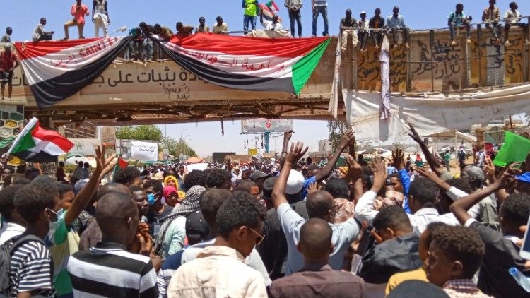 Protestors step up pressure in Sudan