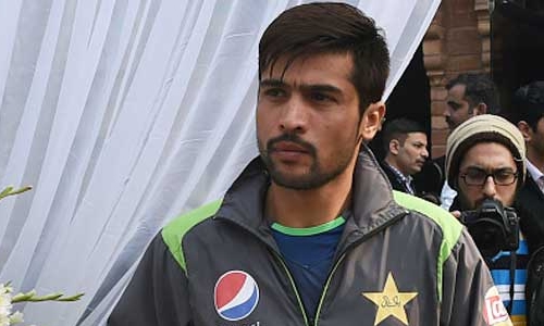 Pakistan's Amir flies home to sick mother Pakistan's Amir flies home to sick mother
