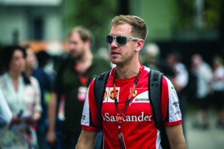 Vettel urges Renault to stay in F1