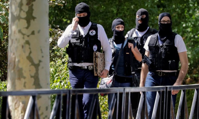 Knifeman kills mother, sister; IS claims attack