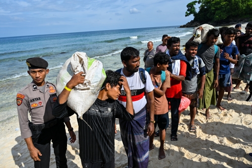 Hundreds of Rohingya refugees set sail from Bangladesh