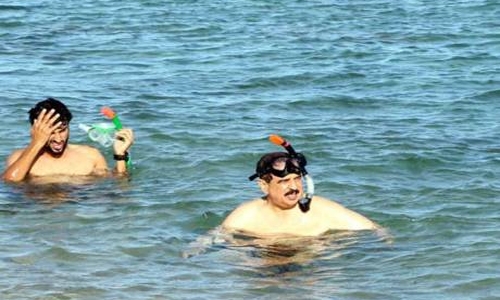 Bahrain’s King Hamad takes a dip at Sharm Al Shaikh beach