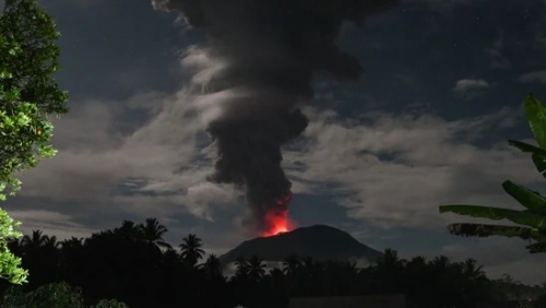 Indonesia Volcano Erupts Repeatedly, Airport Operations Suspended
