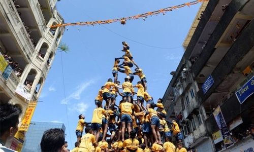 India court bans children from human pyramid festival