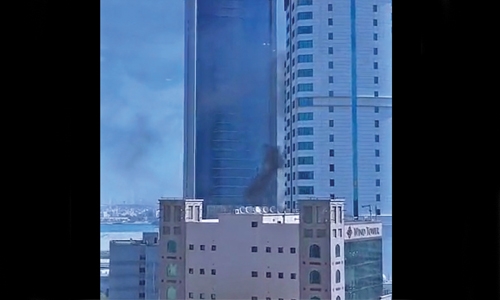 Fire hits high-rise building in Bahrain 