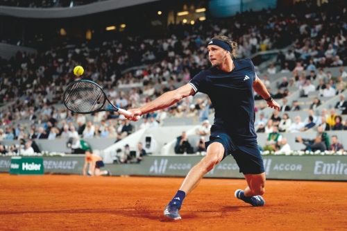 Zverev powers into French Open semis, Kostyuk to face Andreeva