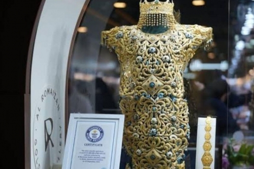 World’s Most Expensive Gold Dress Goes on Display World’s Most Expensive Gold Dress Goes on Display