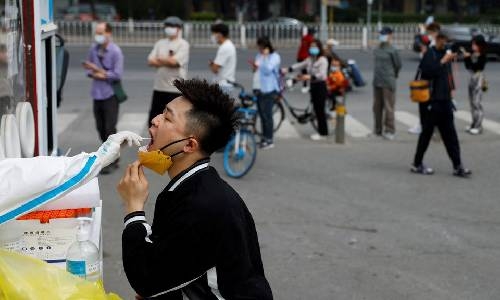 Panic buying in Beijing as district starts mass COVID testing Panic buying in Beijing as district starts mass COVID testing