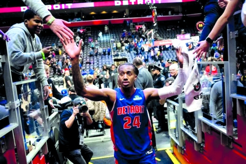 Pistons halt Lakers streak while Spurs, Thunder win 