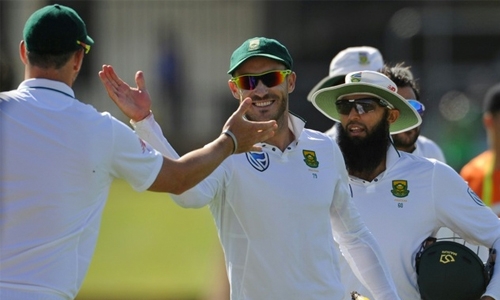 South Africa's Du Plessis charged with ball tampering