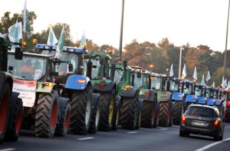 Mass tractor protest in Paris over falling food prices Mass tractor protest in Paris over falling food prices