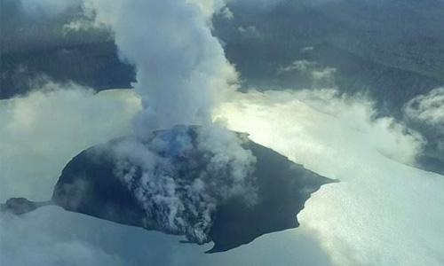 Australia sends naval support to Vanuatu's volcano island