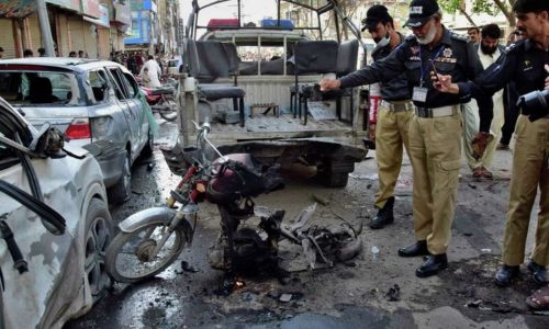 Bomb blast kills at least four in southwest Pakistan Bomb blast kills at least four in southwest Pakistan