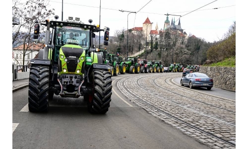 Tractors flood Prague as farmers rally against government