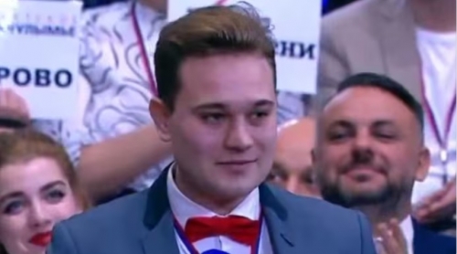 Russian journalist proposes to girlfriend during Putin's TV marathon Russian journalist proposes to girlfriend during Putin's TV marathon