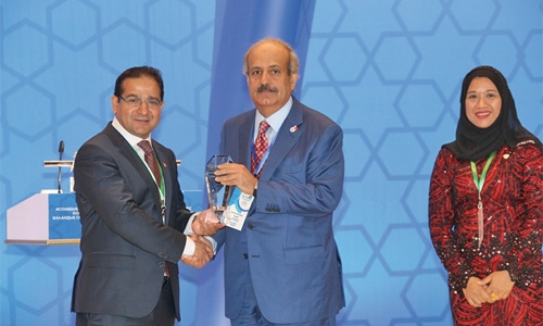 Adnan Ahmed Yousif wins top award