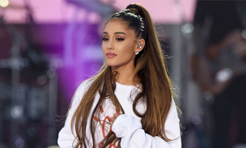 Grande covers up Davidson tattoo Grande covers up Davidson tattoo